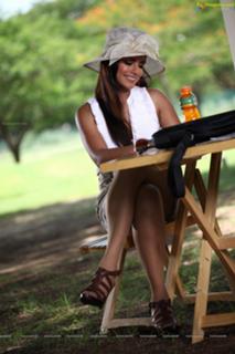Neetu Chandra feet photo 17