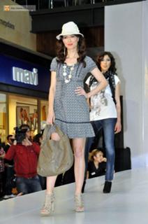 Nefise Karatay feet photo 3