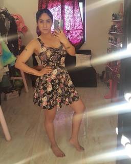 Neha Bhasin feet photo 19