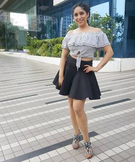 Neha Bhasin feet photo 16