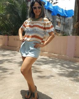 Neha Bhasin feet photo 15