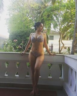 Neha Bhasin feet photo 1