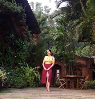 Neha Bhasin feet photo 17