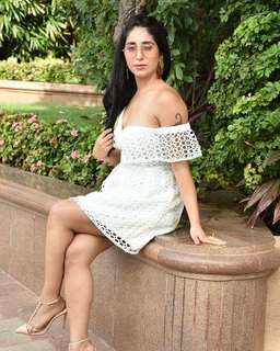 Neha Bhasin feet photo 13