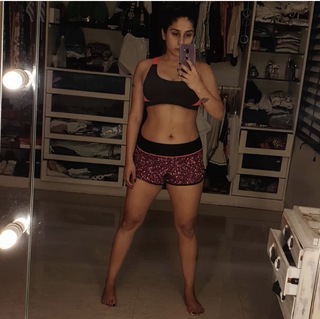 Neha Bhasin feet photo 4