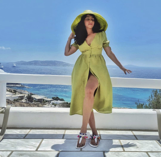 Neha Bhasin feet photo 3