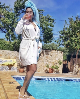 Neha Bhasin feet photo 1
