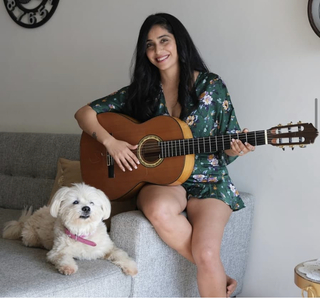 Neha Bhasin feet photo 11