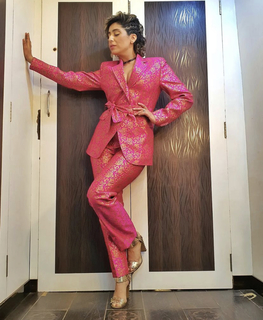 Neha Bhasin feet photo 18