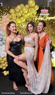 Neha Bhasin feet photo 8