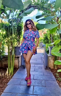 Neha Bhasin feet photo 4