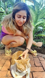 Neha Bhasin feet photo 3