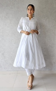 Neha Bhasin feet photo 10