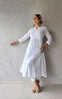 Neha Bhasin feet photo 9