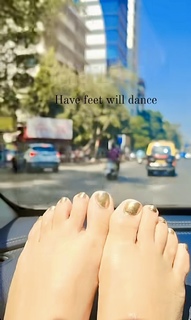Neha Bhasin feet photo 20