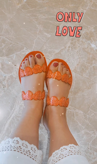 Neha Bhasin feet photo 17