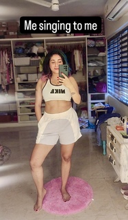 Neha Bhasin feet photo 13