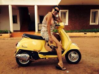 Neha Dhupia feet photo thumbnail
