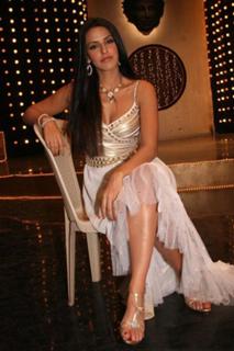 Neha Dhupia feet photo thumbnail