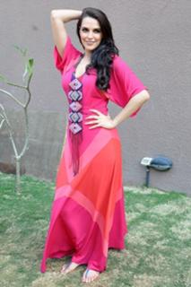 Neha Dhupia feet photo thumbnail