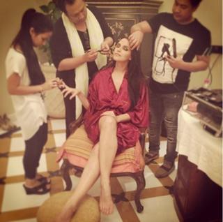 Neha Dhupia feet photo thumbnail