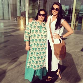 Neha Dhupia feet photo thumbnail