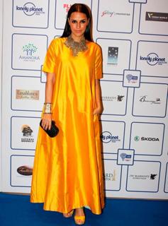Neha Dhupia feet photo thumbnail