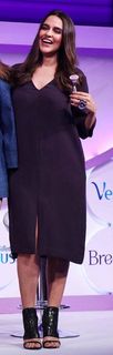Neha Dhupia feet photo thumbnail