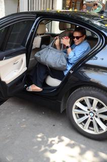 Neha Dhupia feet photo thumbnail