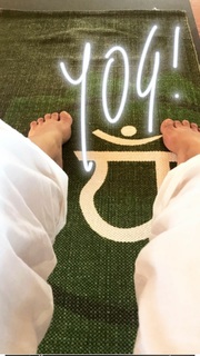 Neha Dhupia feet photo thumbnail