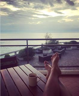 Neha Dhupia feet photo thumbnail