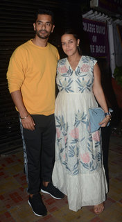 Neha Dhupia feet photo thumbnail