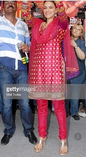 Neha Dhupia feet photo thumbnail