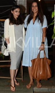 Neha Dhupia feet photo thumbnail