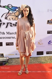 Neha Dhupia feet photo thumbnail