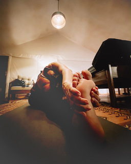 Neha Dhupia feet photo thumbnail