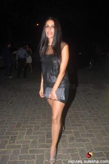 Neha Dhupia feet photo thumbnail