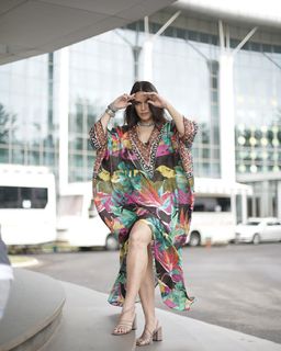 Neha Dhupia feet photo thumbnail