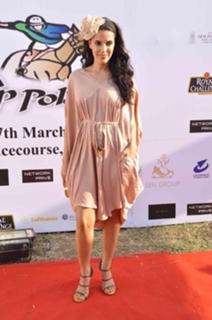 Neha Dhupia feet photo thumbnail