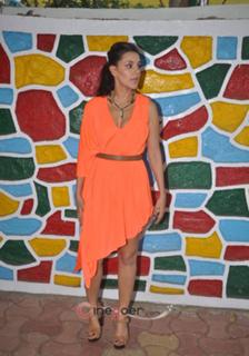 Neha Dhupia feet photo thumbnail
