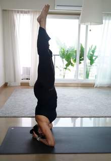 Neha Dhupia feet photo thumbnail