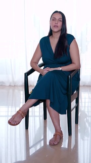 Neha Dhupia feet photo thumbnail
