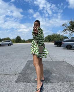 Neha Dhupia feet photo thumbnail