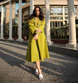 Neha Dhupia feet photo thumbnail