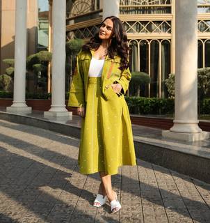 Neha Dhupia feet photo thumbnail