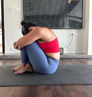 Neha Dhupia feet photo thumbnail
