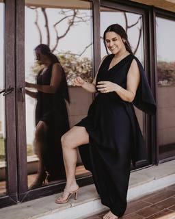 Neha Dhupia feet photo thumbnail