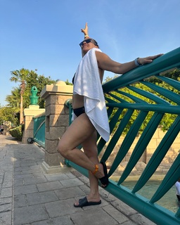 Neha Dhupia feet photo thumbnail
