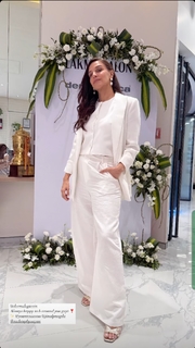 Neha Dhupia feet photo thumbnail