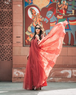 Neha Dhupia feet photo thumbnail